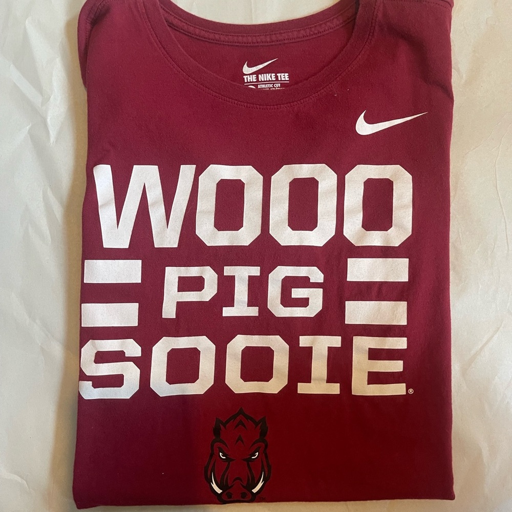 Arkansas University Nike T shirt